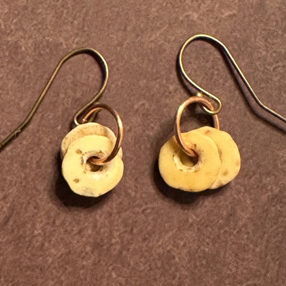 HAND CRAFTED Ostrich Eggshell Heishi Beads on a Copper ring Bronze Earrings - Picture 5 of 8